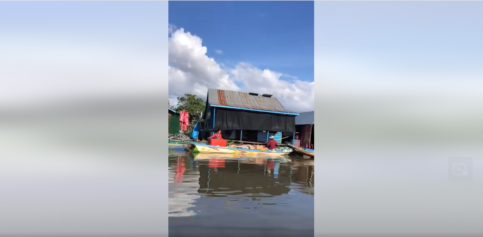 Mechrey is a floating community located about 30 minutes drive to the western part of Siem reap city